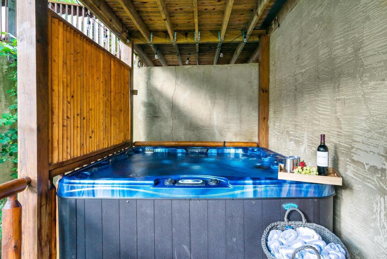 Summer Sale! Pool, Sauna, View, Hottub, Game Sevierville Esterno foto