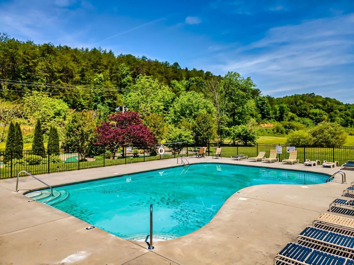 Summer Sale! Pool, Sauna, View, Hottub, Game Sevierville Esterno foto